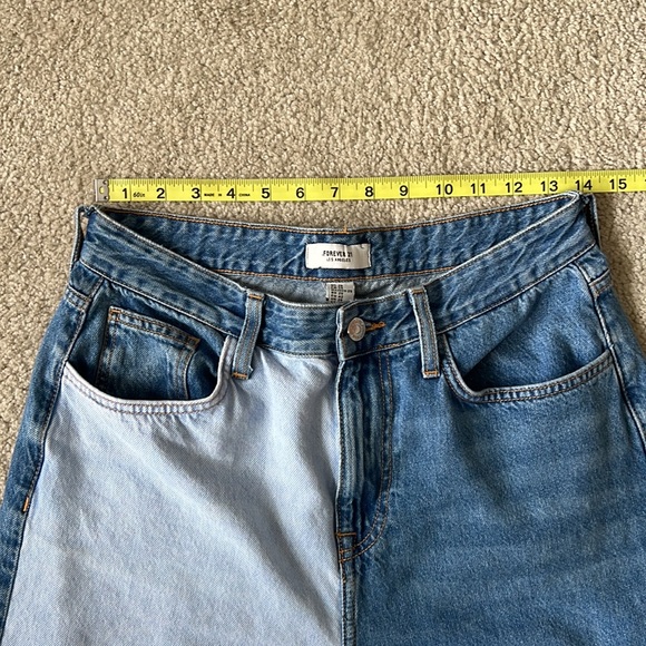 Forever 21 90s baggy Denim W/ Patchwork Detail | Size 29 - Picture 3 of 9